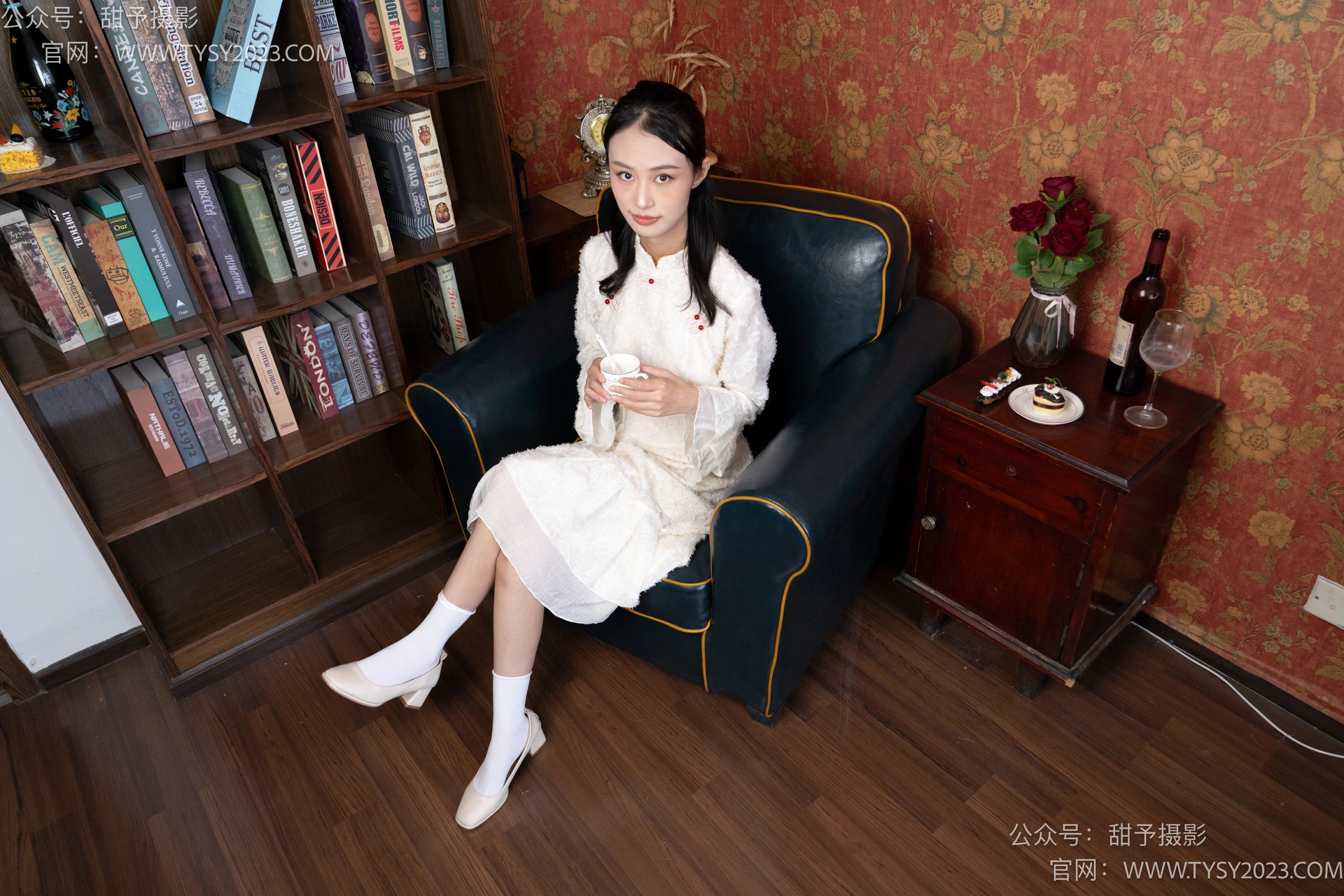 甜予摄影 No.029 肉肉-高跟鞋、白棉袜、裸足 1